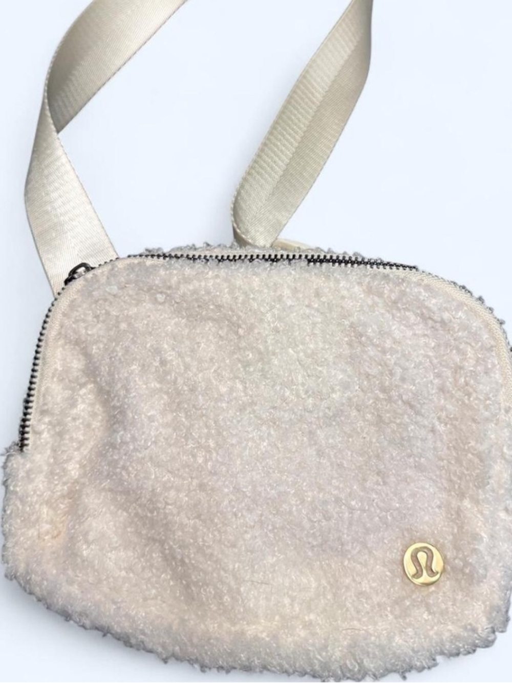 Lululemon Everywhere Fleece Belt Bag- Ivory